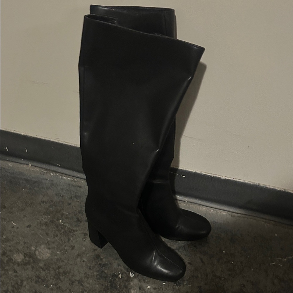 Elegant Black Knee-High Women's Boots